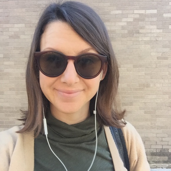 Meet your Posher, Sarah - Picture 1 of 1